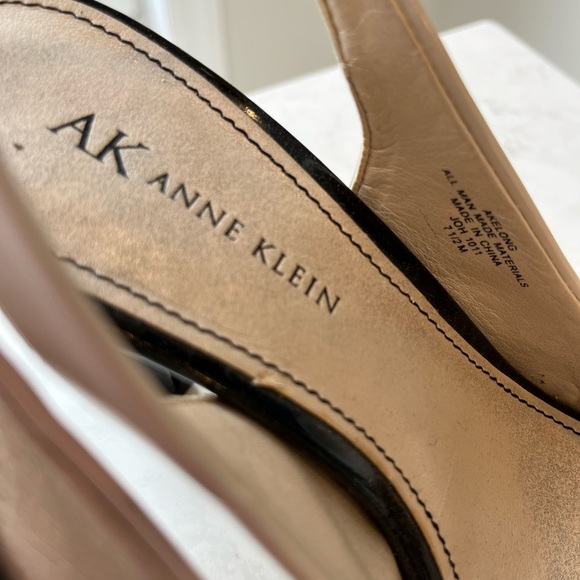 Anne Klein heels with bow black & cream - Picture 9 of 10